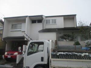 津市渋見町で、屋根・外壁塗装工事スタートです！